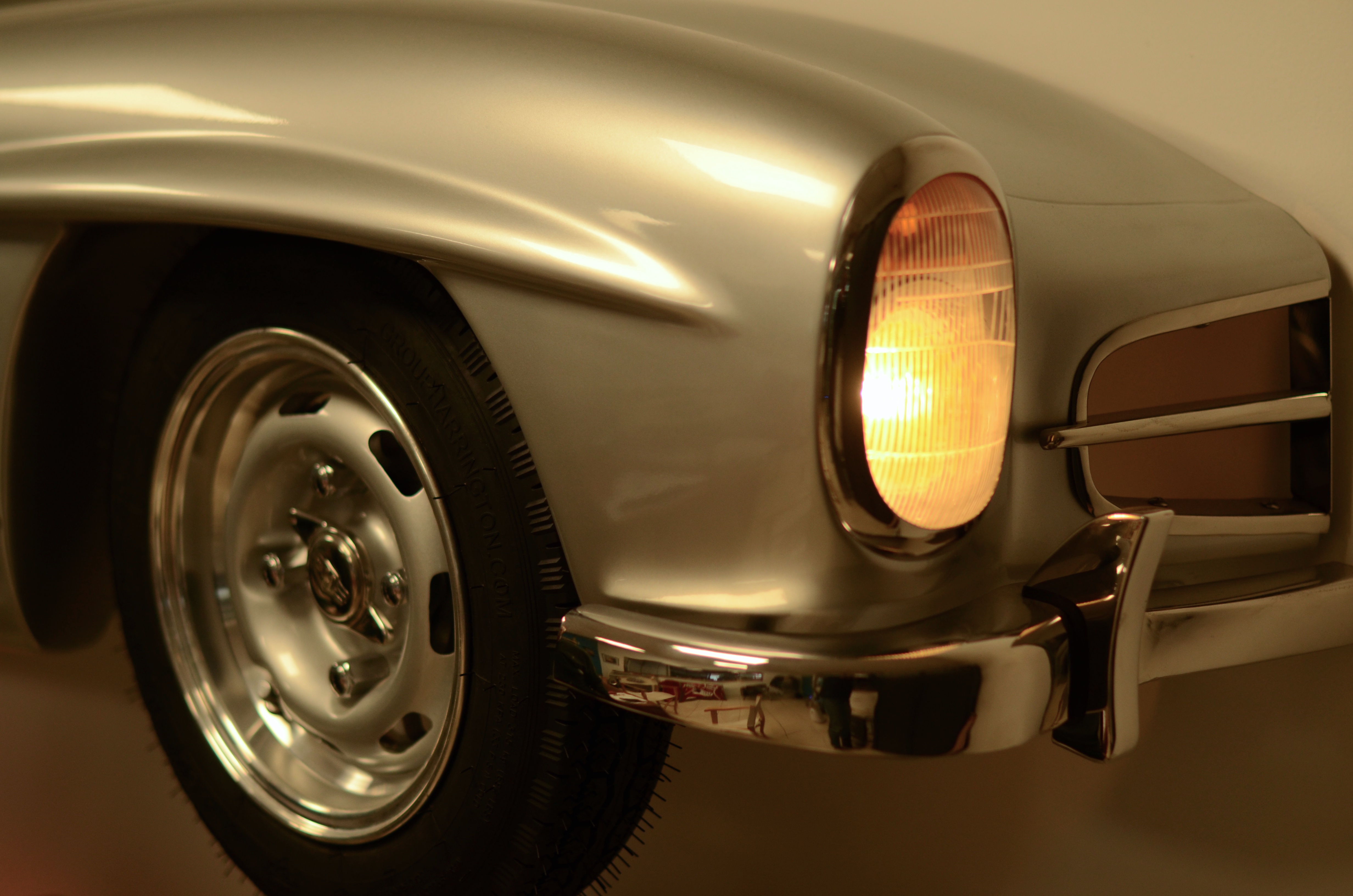 Sculpture Mercedes Murale