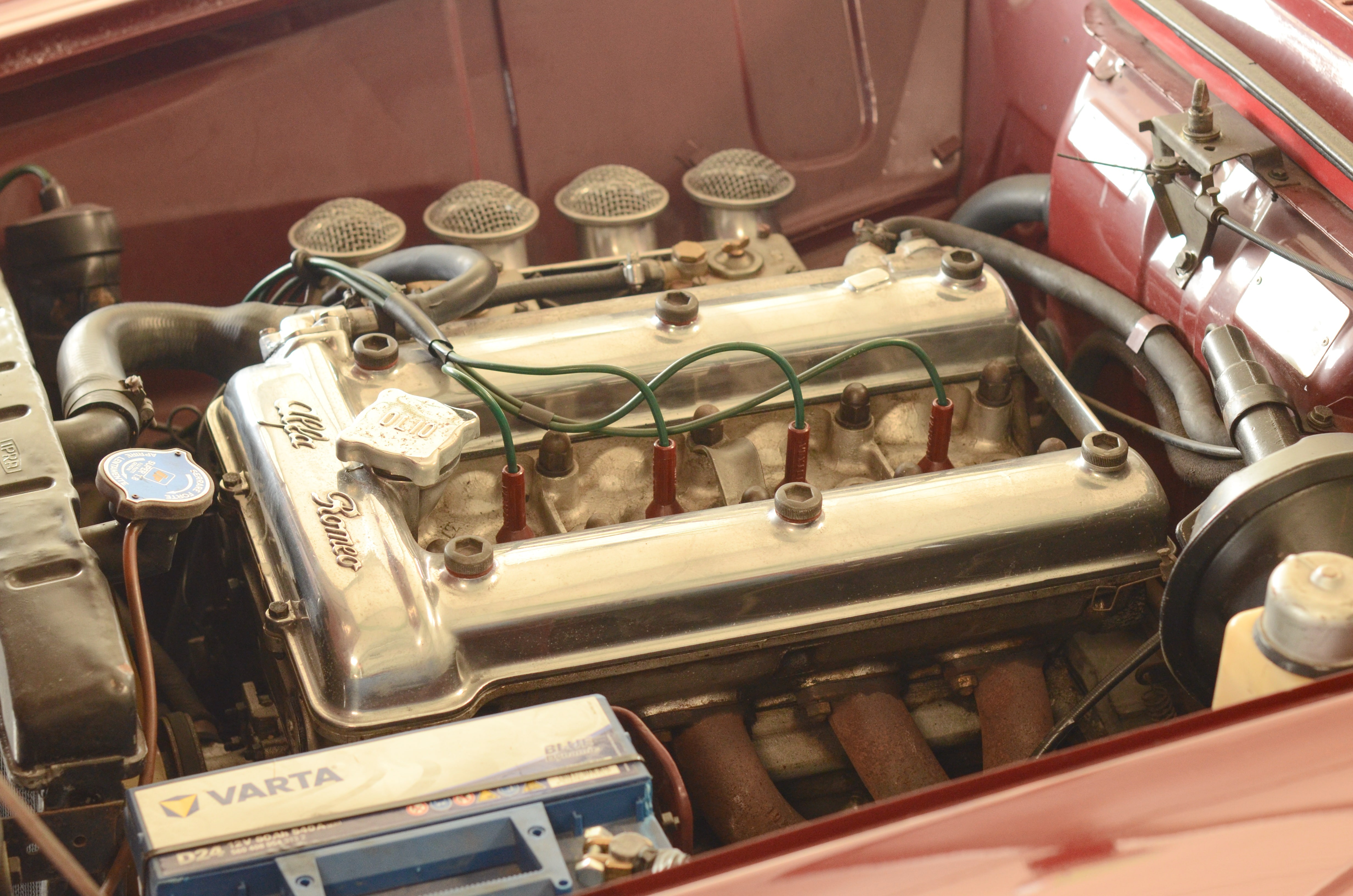 Alfa Romeo GT 1300 Junior "Scalino"