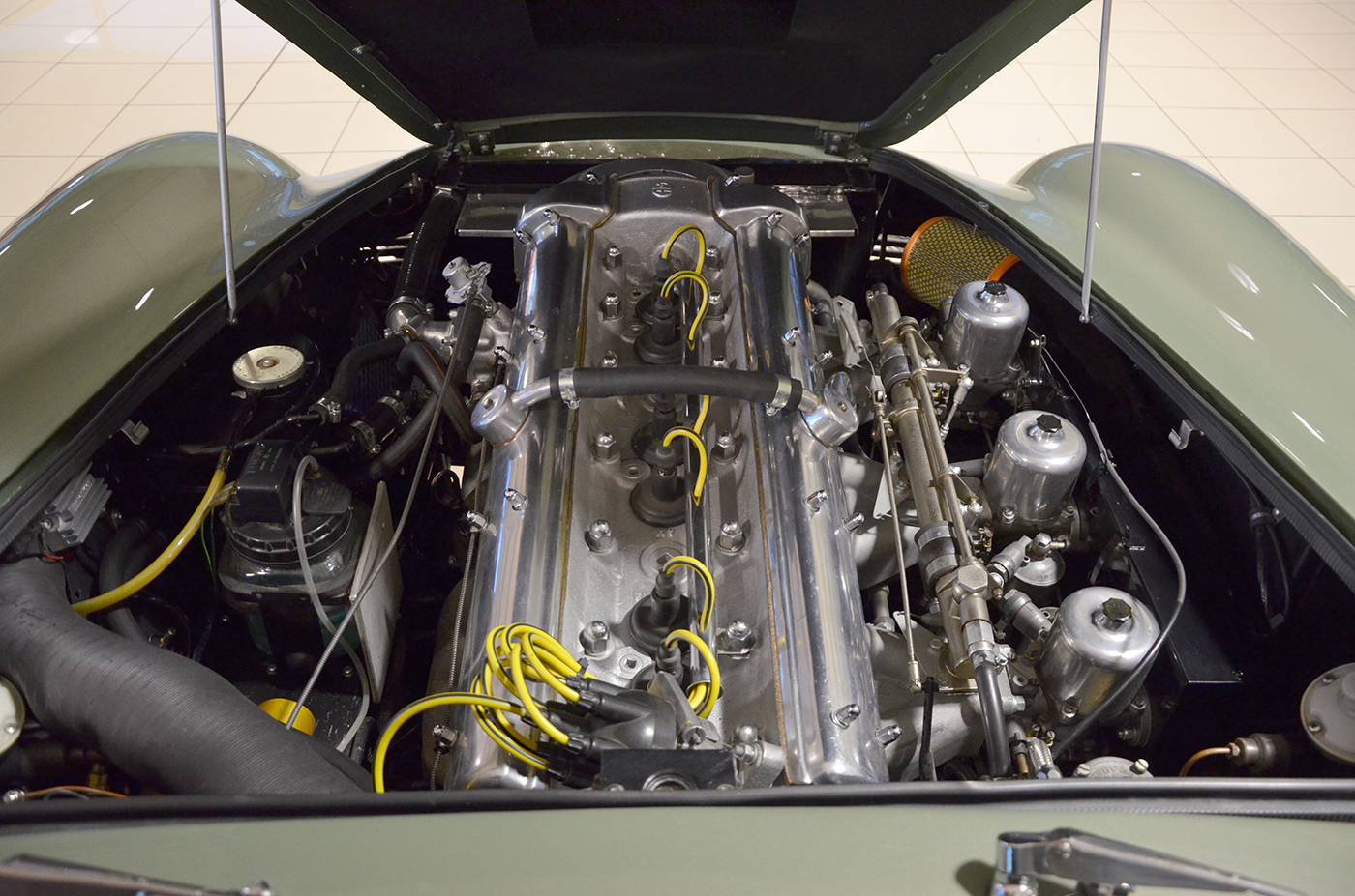 Aston Martin DB6
