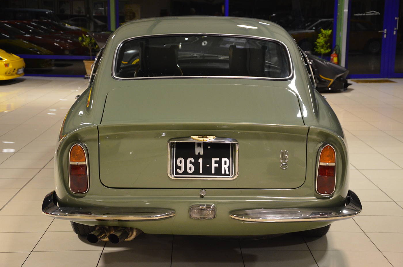 Aston Martin DB6