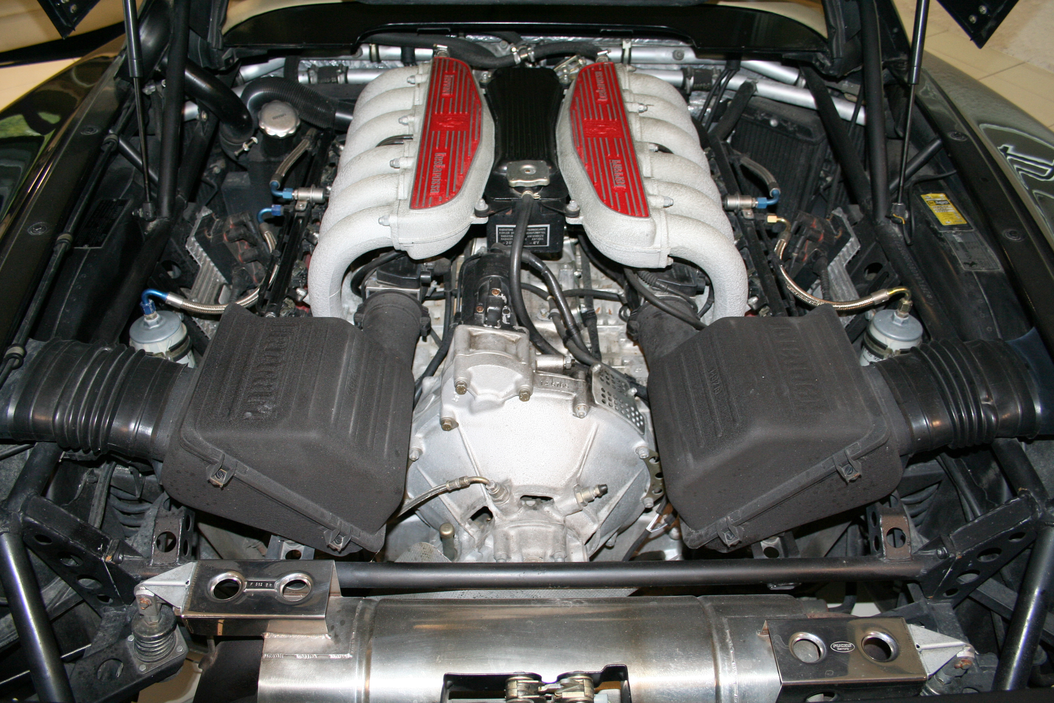Ferrai 512 TR